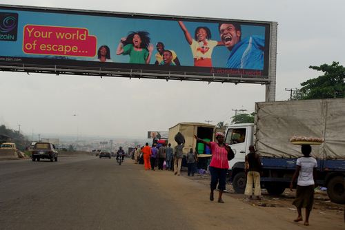Welcome to a wonderful world - Route de l’aéroport, Lagos Début de la course aux portes de la ville 